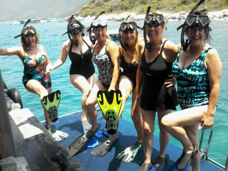 nha trang snorkeling tour by wooden boat