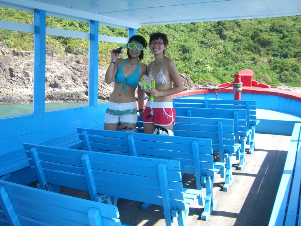 nha trang snorkeling tour by wooden boat